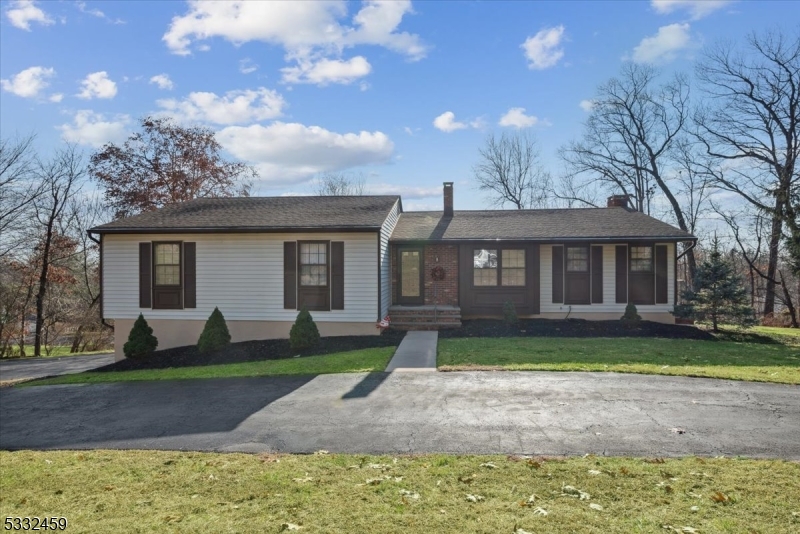 Green Brook Twp., New Jersey 08812, United States, 3 Bedrooms Bedrooms, ,2 BathroomsBathrooms,Residential,Pending,100765