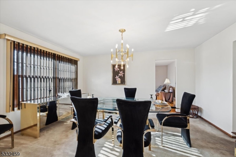 Green Brook Twp., New Jersey 08812, United States, 3 Bedrooms Bedrooms, ,2 BathroomsBathrooms,Residential,Pending,100765