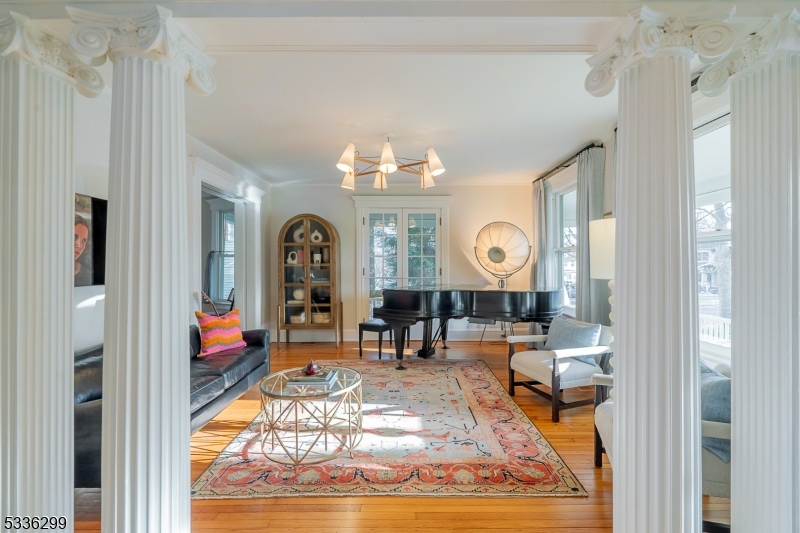 HISTORIC BOULEVARD - Residential