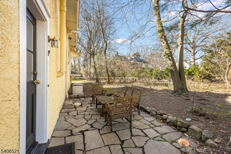 Carriage House - Residential Lease