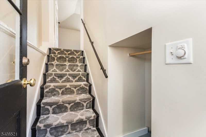 Carriage House - Residential Lease