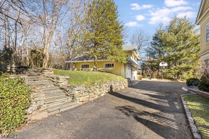 Carriage House - Residential Lease