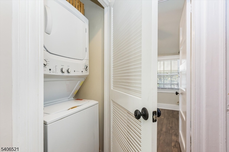 Carriage House - Residential Lease