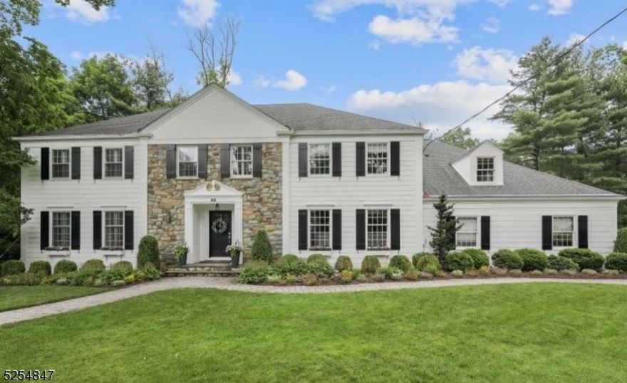 ENTERED FOR COMP PURPOSES. Stunning 6 BR center hall colonial located in Chatham's premier Upper Washington neighborhood. Situated on a level lot, this home has all the space you will ever need!