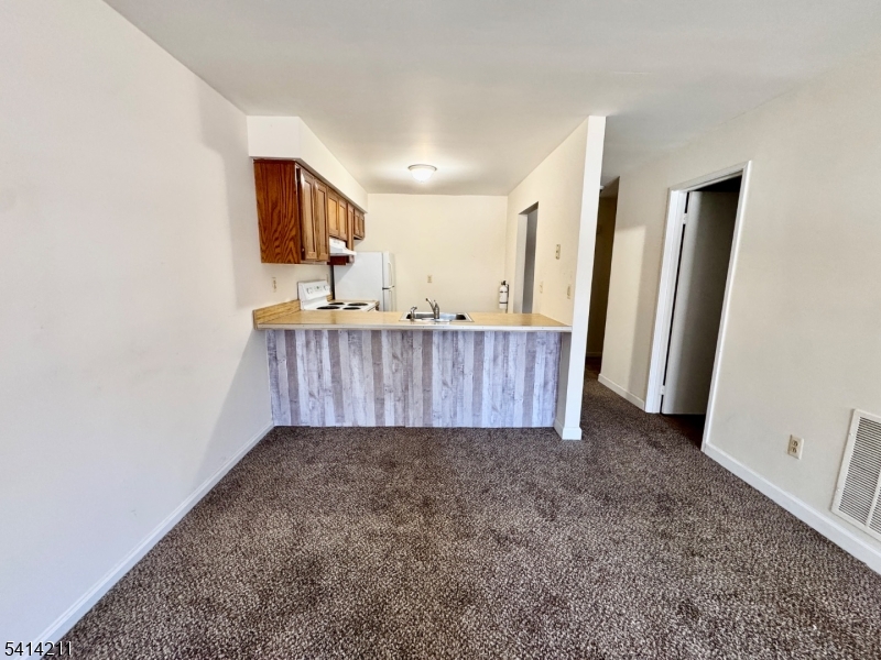 OAK RIDGE - Residential Lease