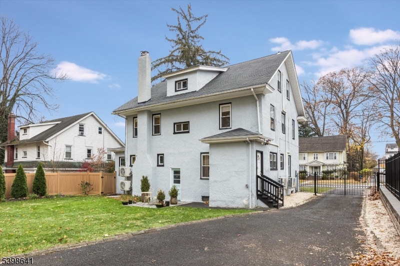 Seven Oaks - Residential Lease