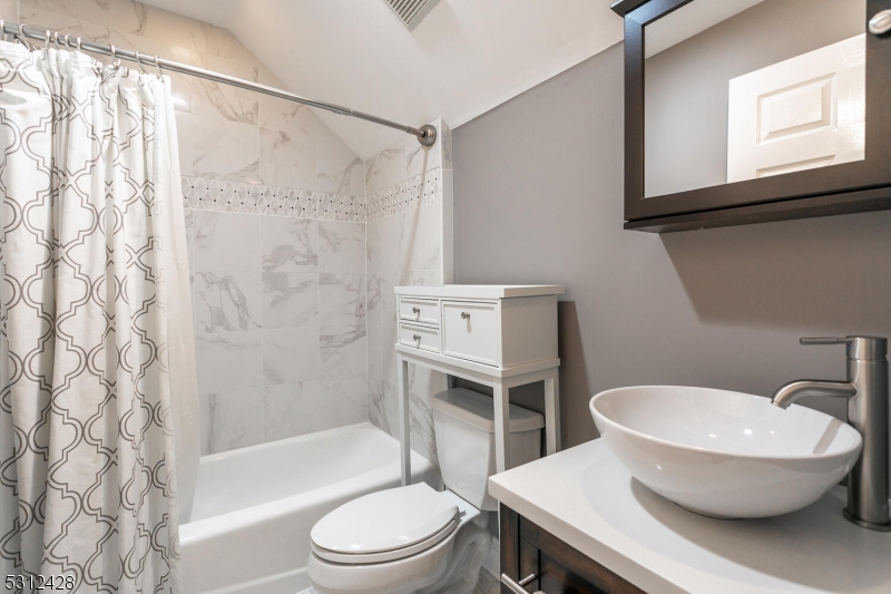 Beacon Crest - Residential