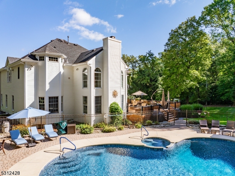 Beacon Crest - Residential