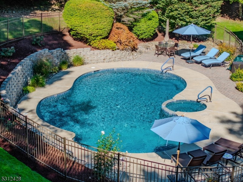 Beacon Crest - Residential