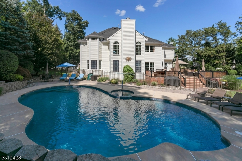 Beacon Crest - Residential