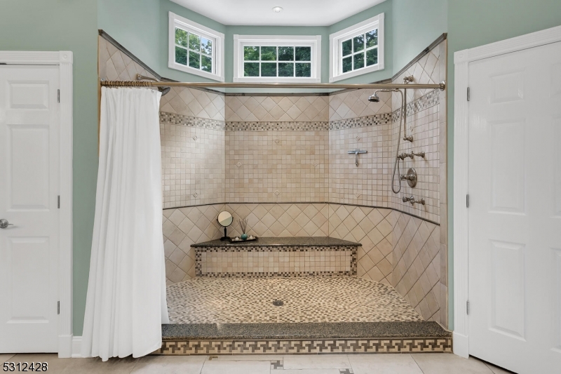 Beacon Crest - Residential