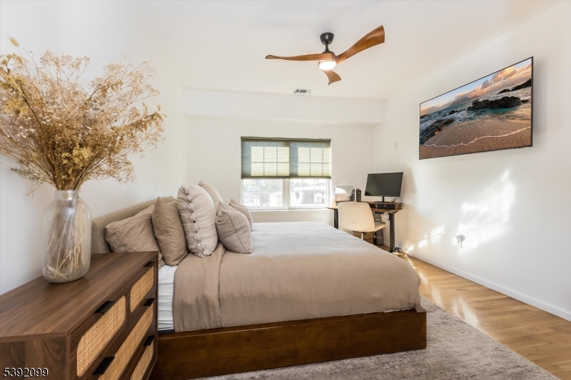 De Stefano Manor - Residential