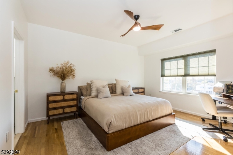 De Stefano Manor - Residential