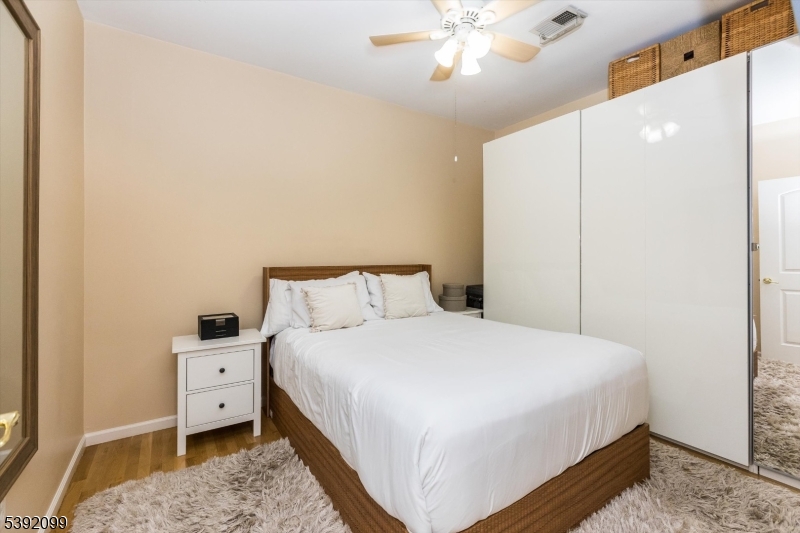 De Stefano Manor - Residential