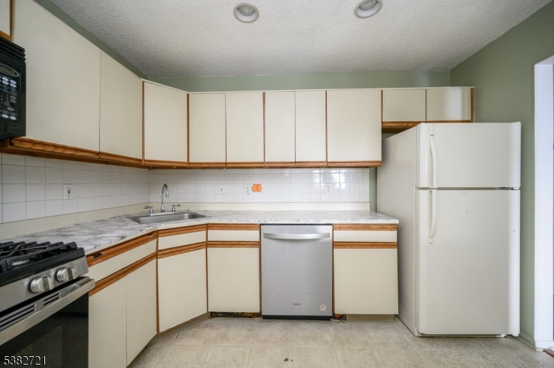 Society Hill at Somerset 6 - Residential