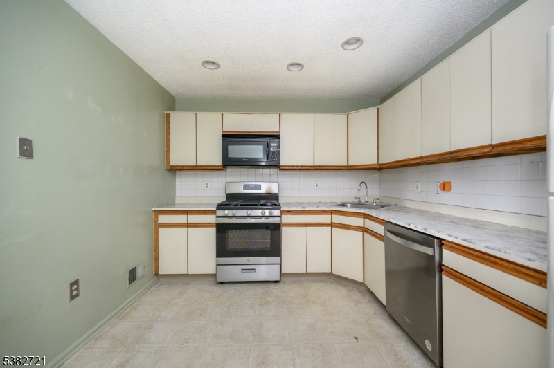 Society Hill at Somerset 6 - Residential