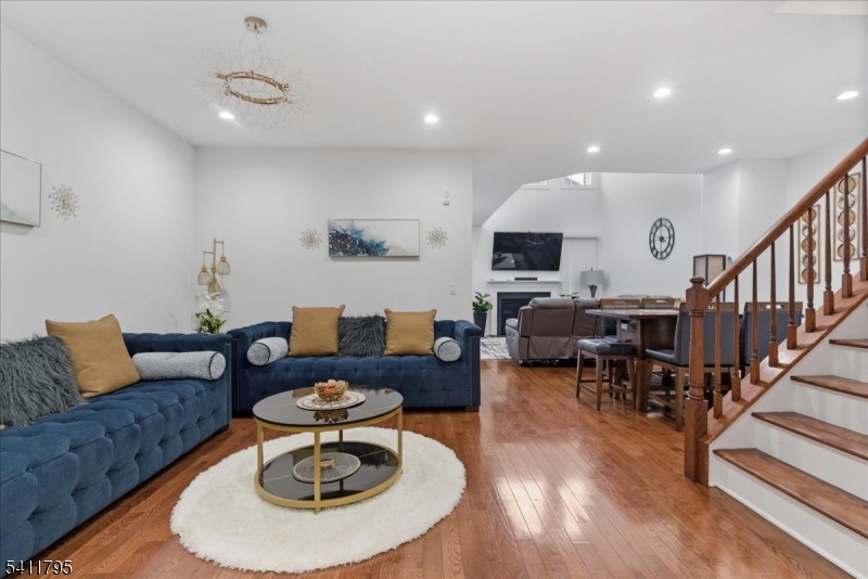 WOODHAVEN - Residential