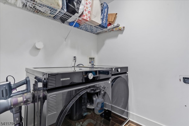 WOODHAVEN - Residential