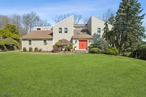39 Cunningham Dr, West Orange Twp., NJ 07052 - MLS#: 3951353