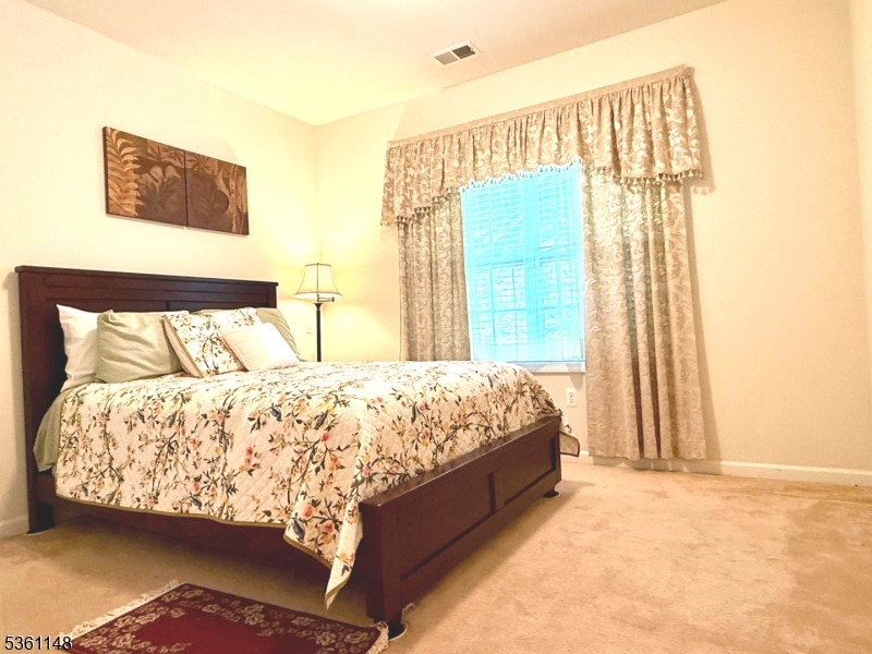 SOMERSET RUN COMMUNITY - Residential