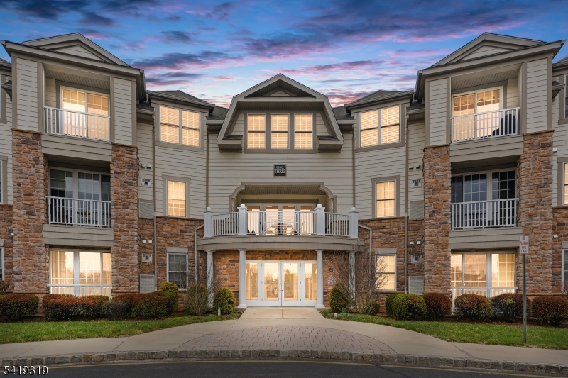 Four Seasons at Bridgewater - Residential