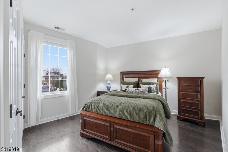 Four Seasons at Bridgewater - Residential