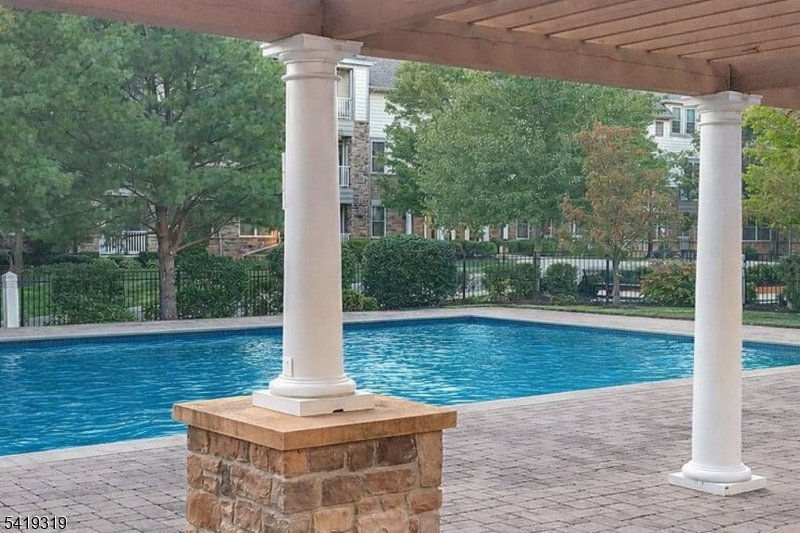 Four Seasons at Bridgewater - Residential