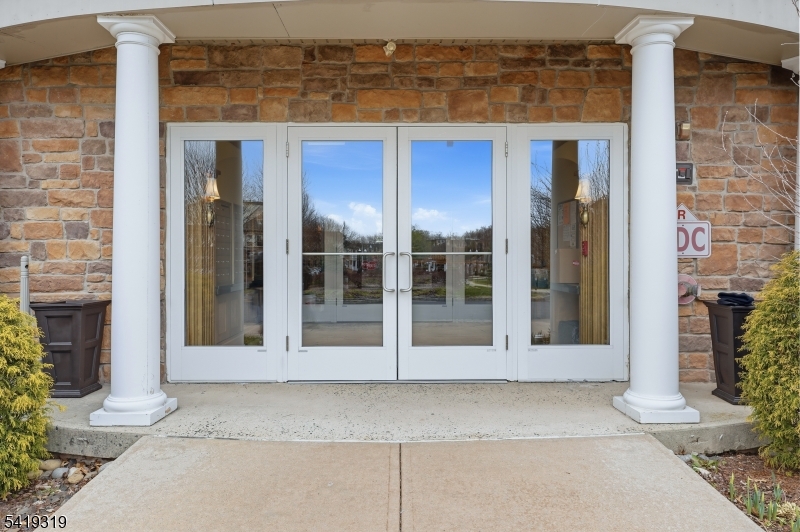 Four Seasons at Bridgewater - Residential