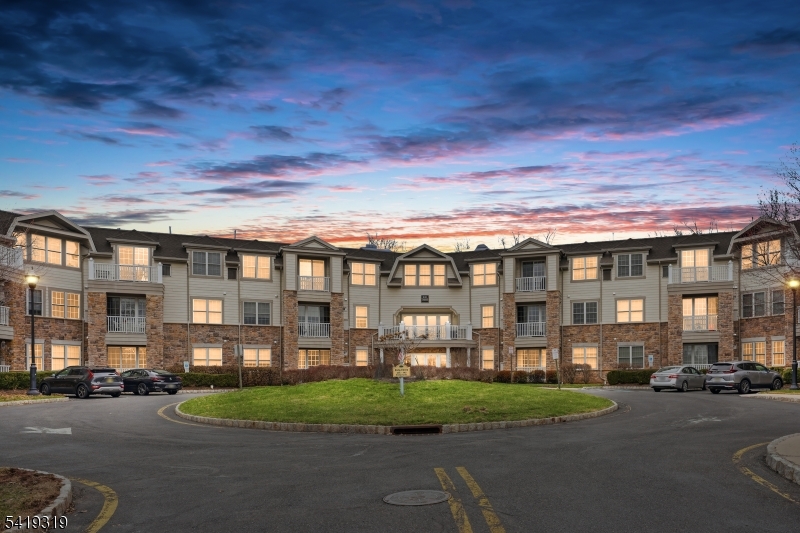 Four Seasons at Bridgewater - Residential