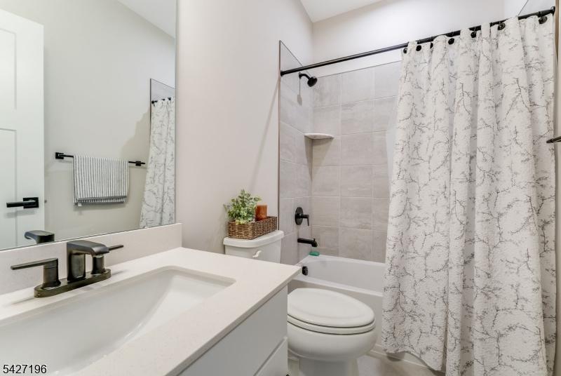 Hackettstown Crossing - Residential
