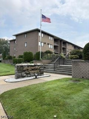 460A LIBERTY ST, LITTLE FERRY, NJ 07643 - Image 48af2ff2bac1e72ebdf699257629d08e/3344681260