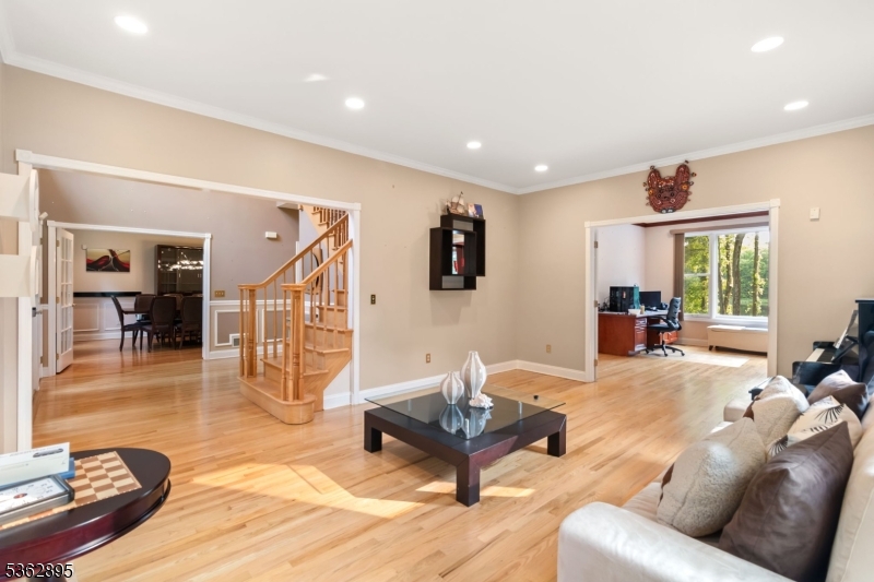 Woodlake Crest - Residential