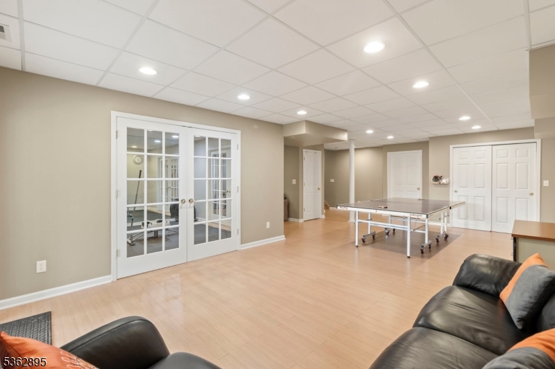 Woodlake Crest - Residential