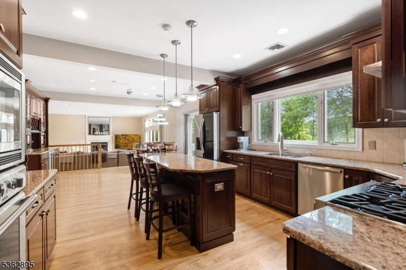 Woodlake Crest - Residential