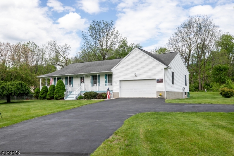 5 Carriage Ln