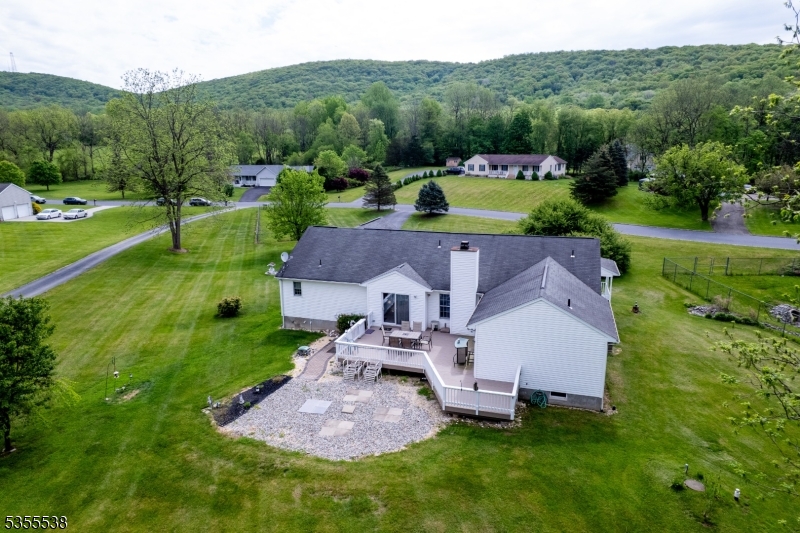 5 Carriage Ln