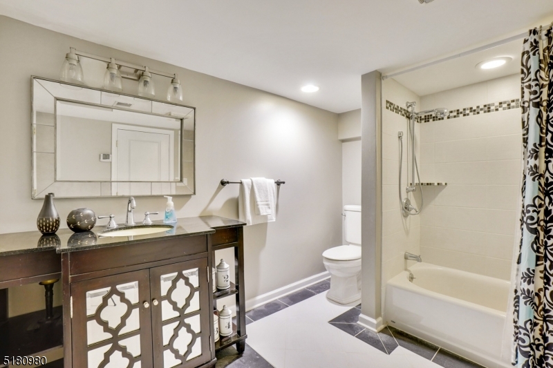 SOUTH MOUNTAIN ESTATES - Residential