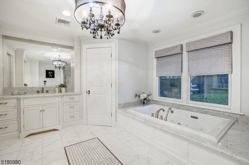 SOUTH MOUNTAIN ESTATES - Residential