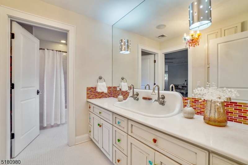 SOUTH MOUNTAIN ESTATES - Residential