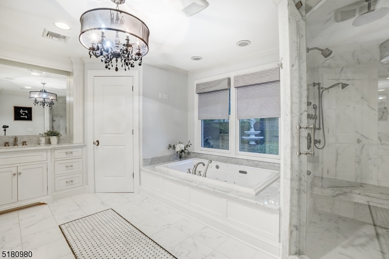 SOUTH MOUNTAIN ESTATES - Residential