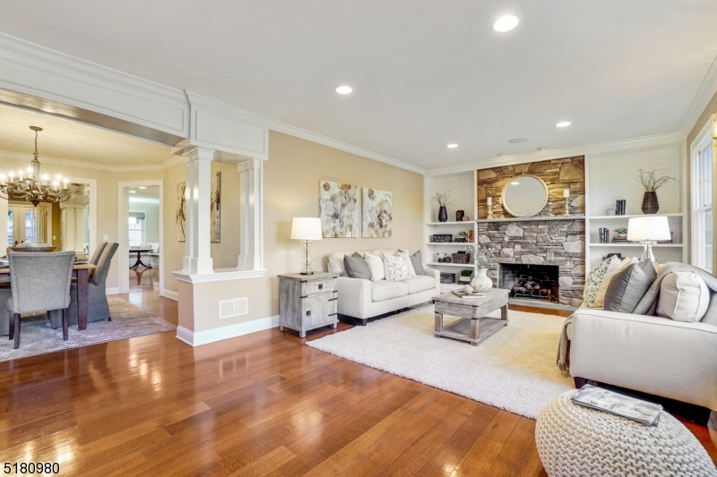 SOUTH MOUNTAIN ESTATES - Residential