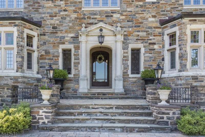 Mountain Historic - Residential