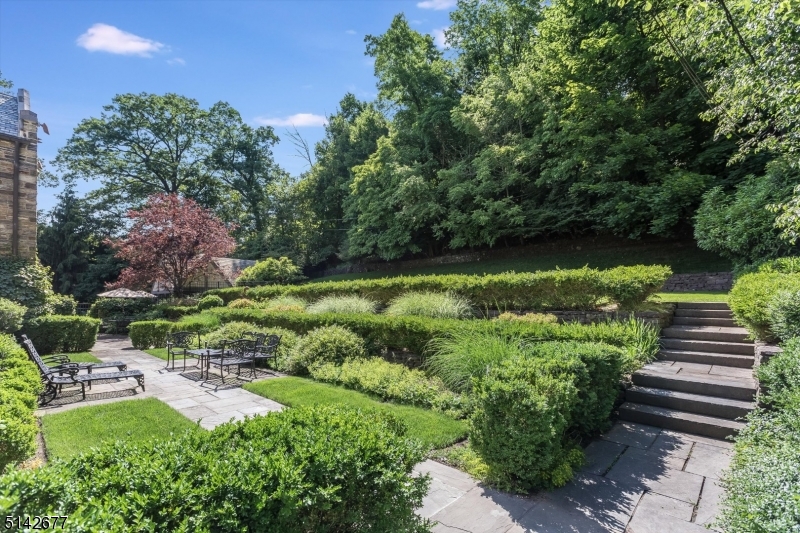 Mountain Historic - Residential