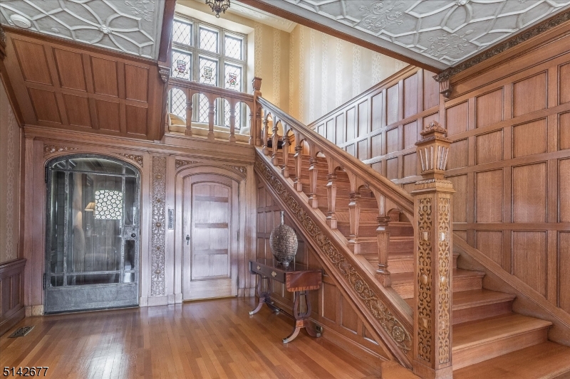 Mountain Historic - Residential