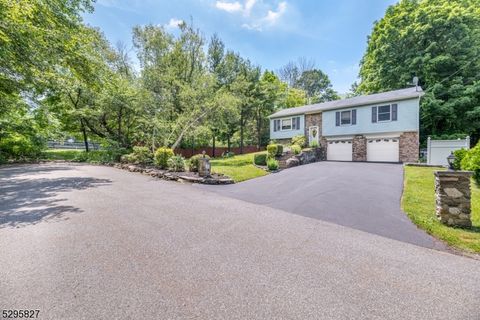 302 E Lakeshore Dr Ext, Vernon Twp., NJ 07422 - #: 3909027