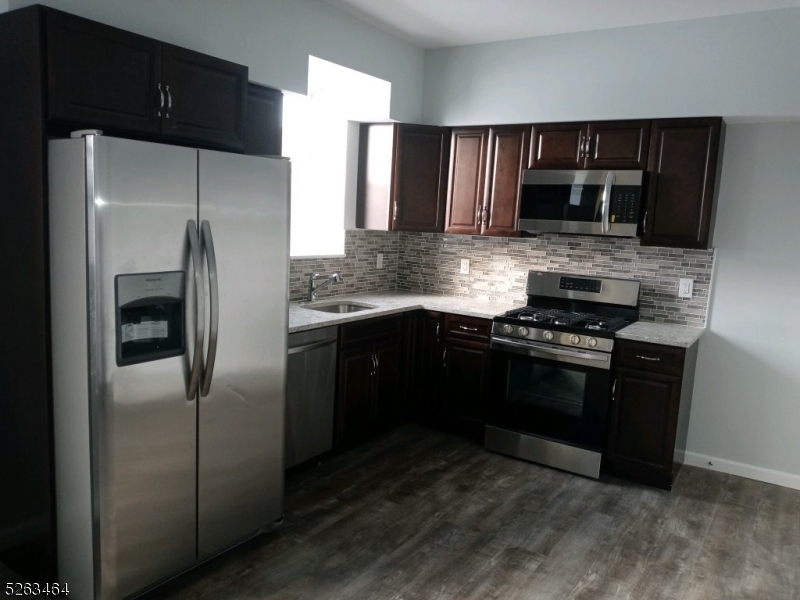 NORTH NEWARK - Commercial Sale