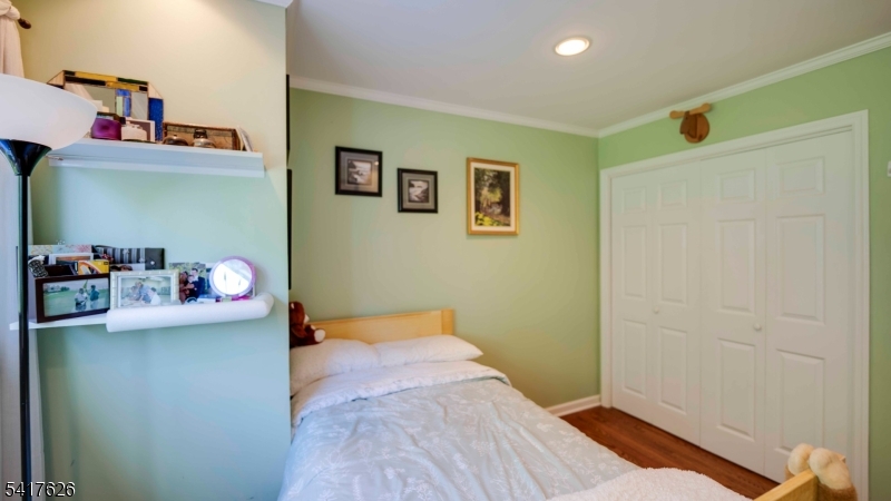 BROOKSIDE SQUARE - Residential