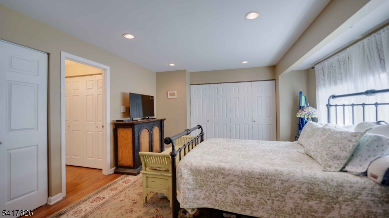 BROOKSIDE SQUARE - Residential