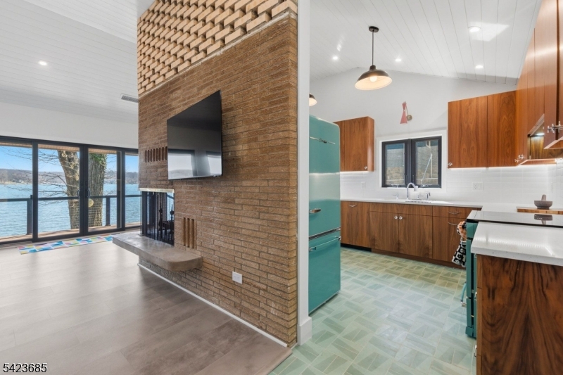 Lake Hopatcong Lake Front - Residential