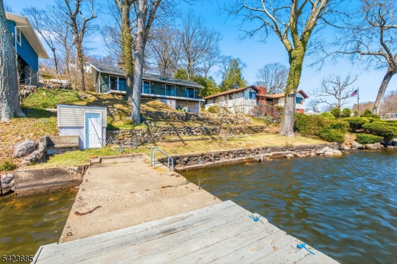 Lake Hopatcong Lake Front - Residential